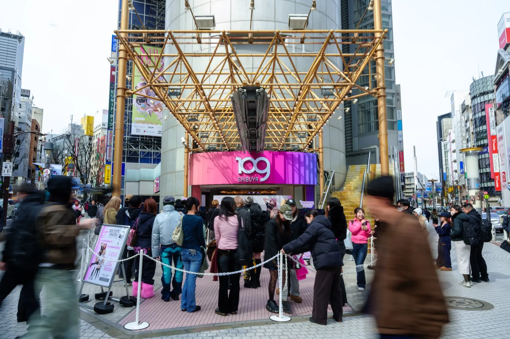 ブースの前にできた行列